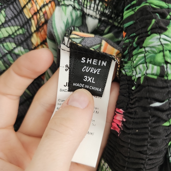 SHEIN Curve 3XL Strapless Black Jumpsuit with Tropical Pattern - Picture 3 of 4
